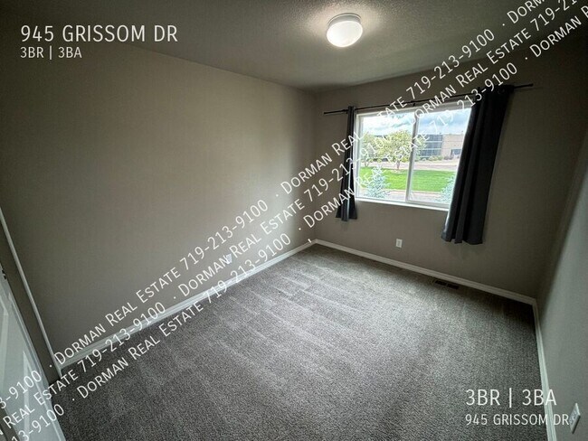 Building Photo - 945 Grissom Dr.