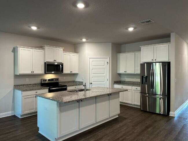 Building Photo - Beautiful 4Bed/2Bath New home on Panama Ci...
