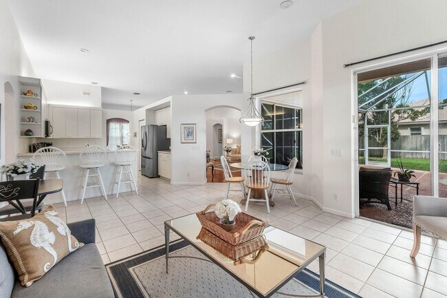 Building Photo - 4378 Danielson Dr