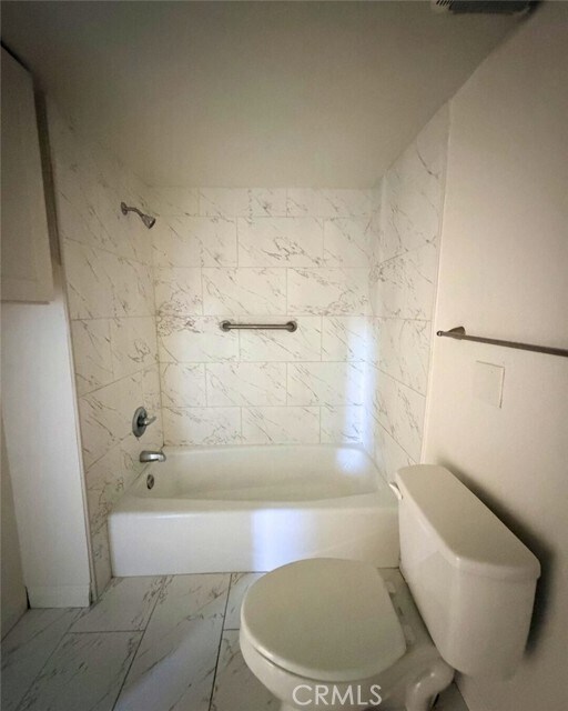 Building Photo - 8026 Juniper Ave