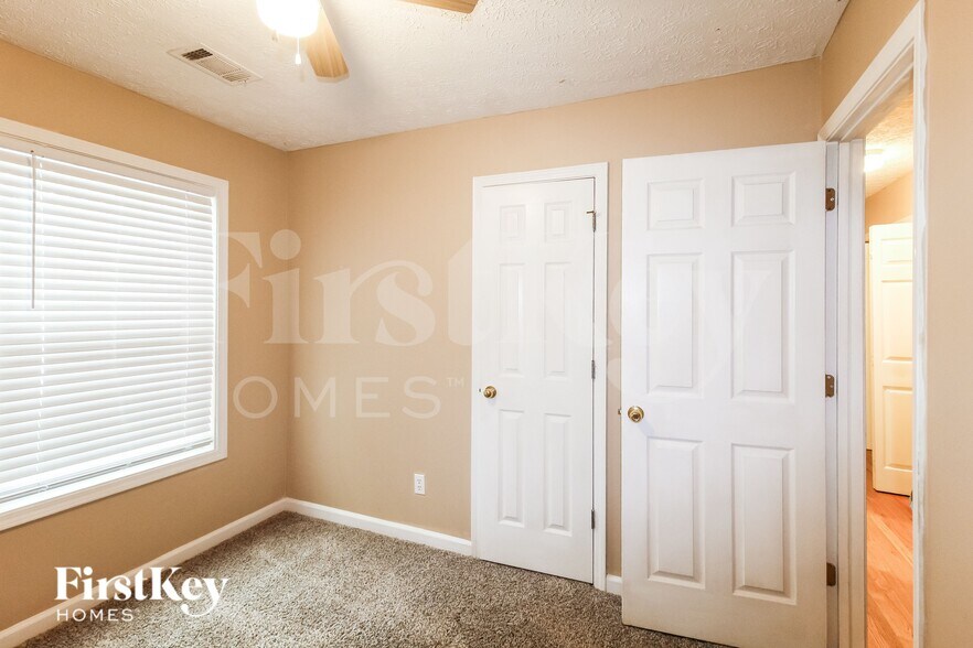 Building Photo - 5082 Memory Ln