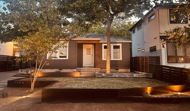 Building Photo - 1306 Oxford Ave