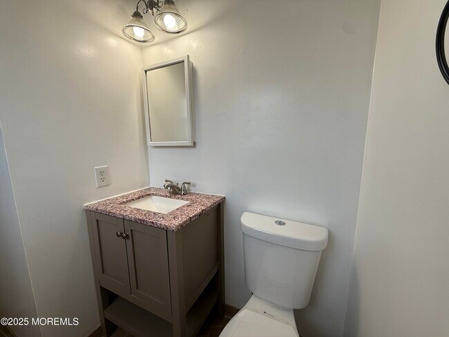 Building Photo - 68 Virgin Islands Dr