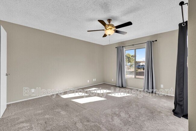 Building Photo - 847 W Juanita Ave