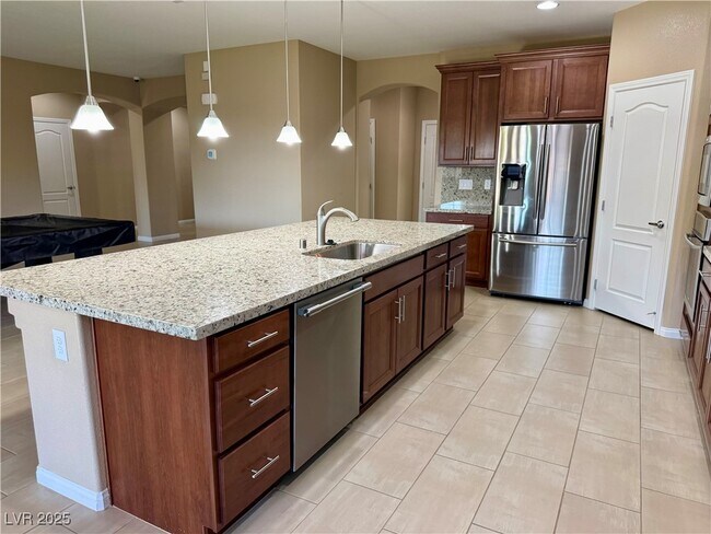 Building Photo - 6298 Starflare St