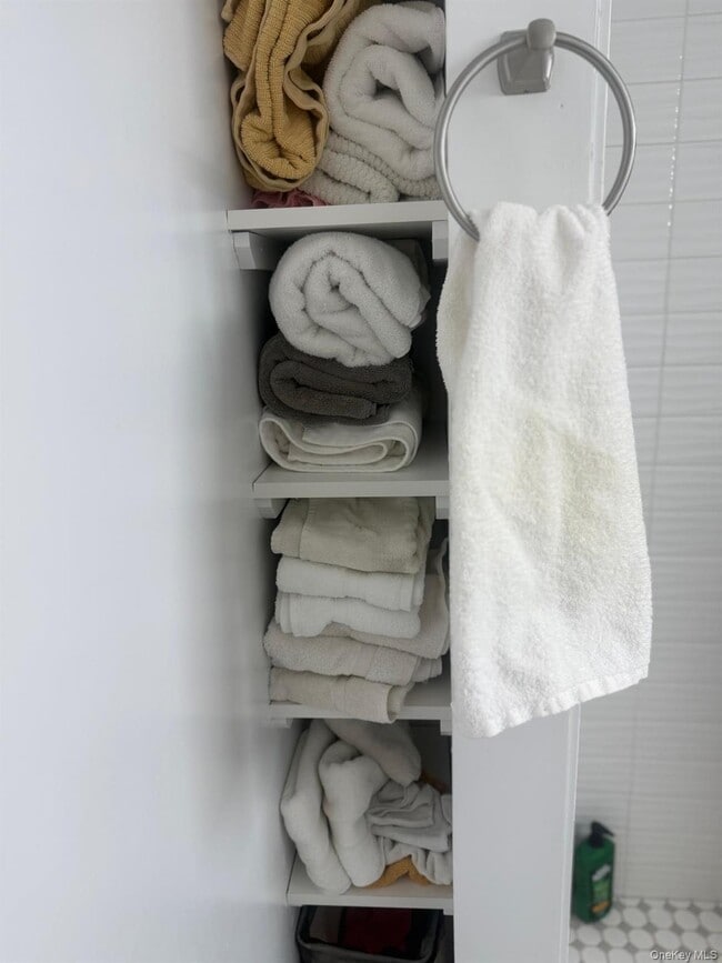 Building Photo - 601 Chestnut St