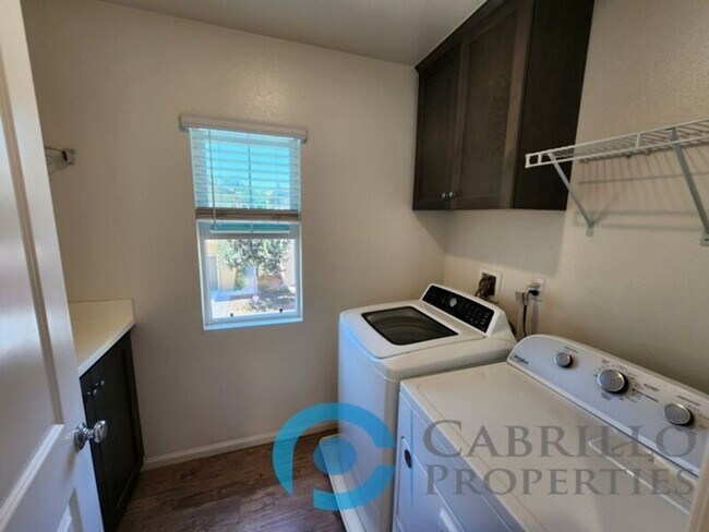 Building Photo - 232 Sweet Bay Ct