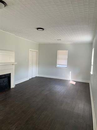 Building Photo - 1107 Avenue A
