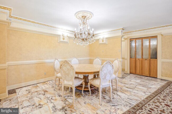 Building Photo - 5101 River Rd