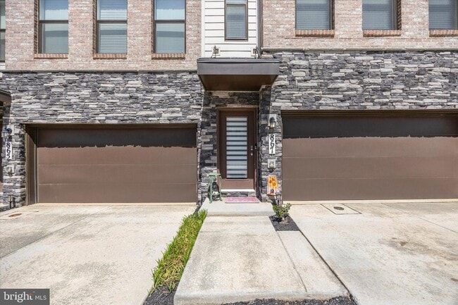 Building Photo - 867 Amity St