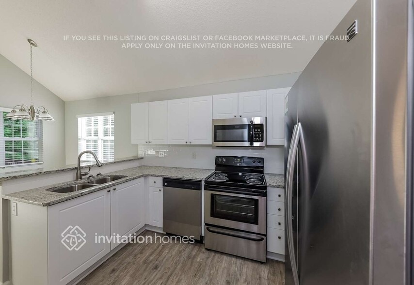 Building Photo - 1722 Graywood Dr SE