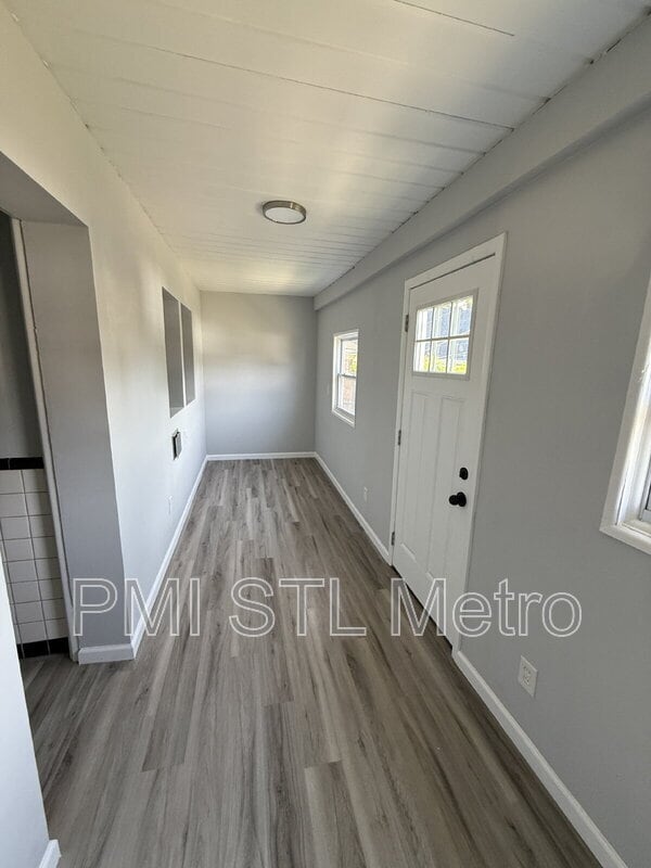 Building Photo - 4952-4956 Oleatha Avenue
