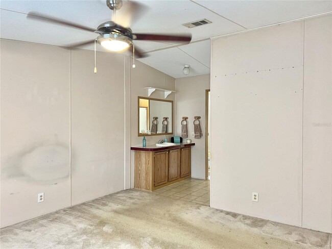 Building Photo - Spacious 3bed/2bath home in Bay Hills vill...