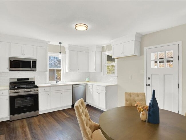 Building Photo - Coming Soon - 4 Bedroom 2 Bath - Central D...