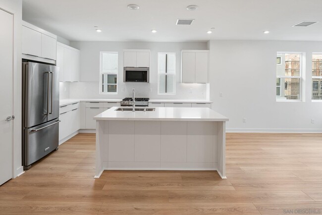 Building Photo - 2714 Everly Dr