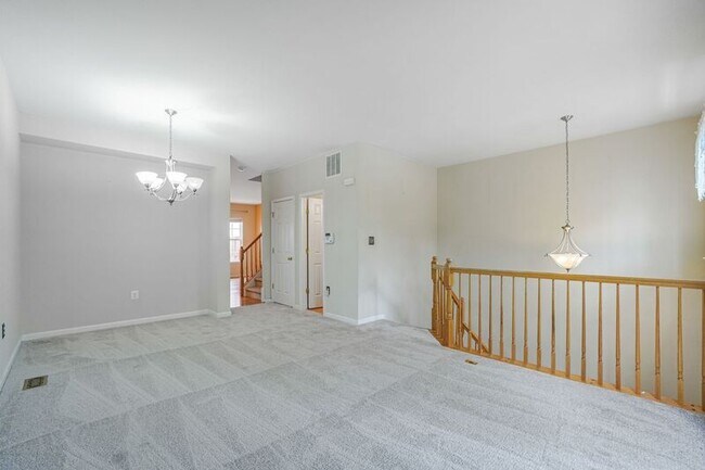 Building Photo - 1606 Wilcox Ave