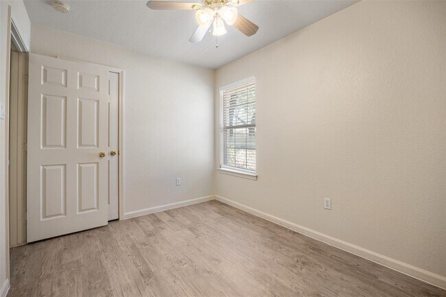 Building Photo - 21513 Pershing Ave