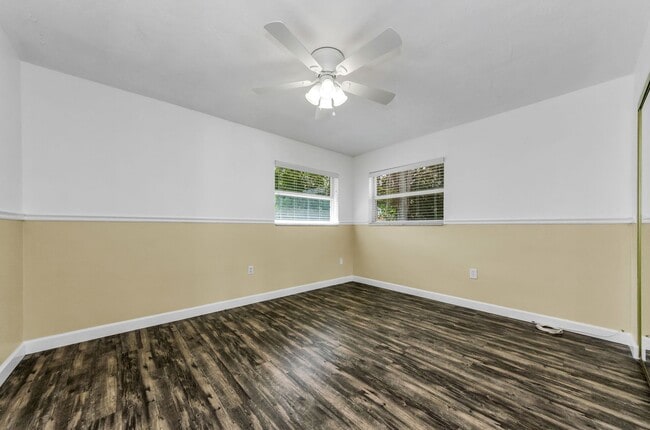 Building Photo - Charming 3 bedroom 2 bath in North Clearwa...