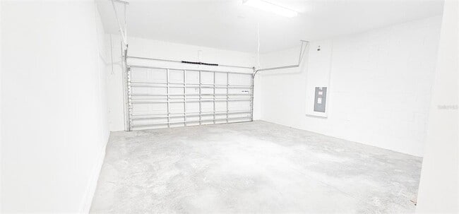 Building Photo - 429 Silver Palm Dr