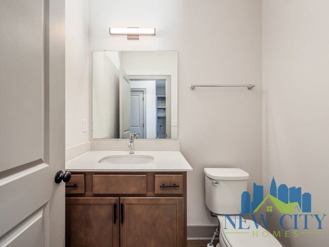 Building Photo - Recently Built 2 Bedroom 2 1/2 Bathroom Single Family Home in South Columbus!