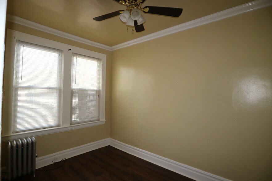 Building Photo - 138 Vermont Ave