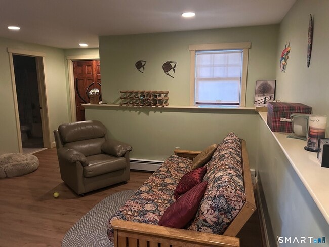 Building Photo - 332 Shore Dr