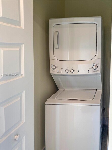 Primary Photo - 8301 NW 41st St