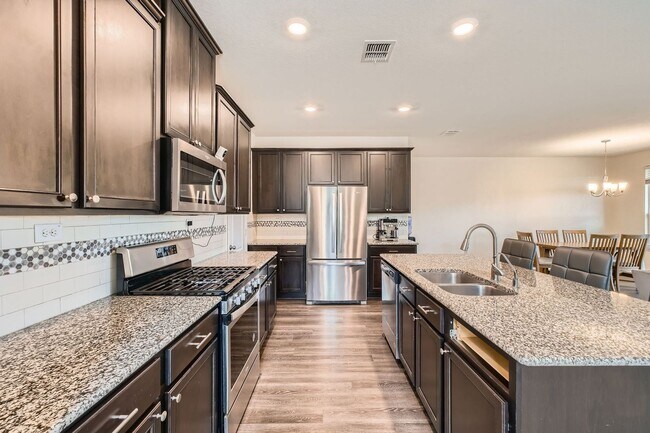 Building Photo - Convenient to Lackland!