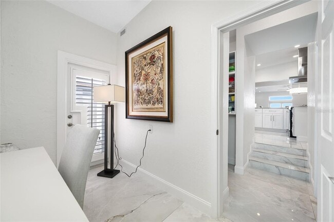 Building Photo - 540 59th Ave