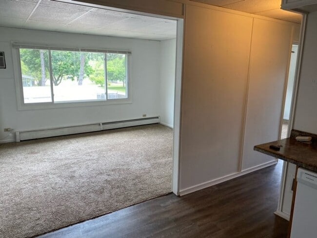 Building Photo - 3614 Weiland Ave