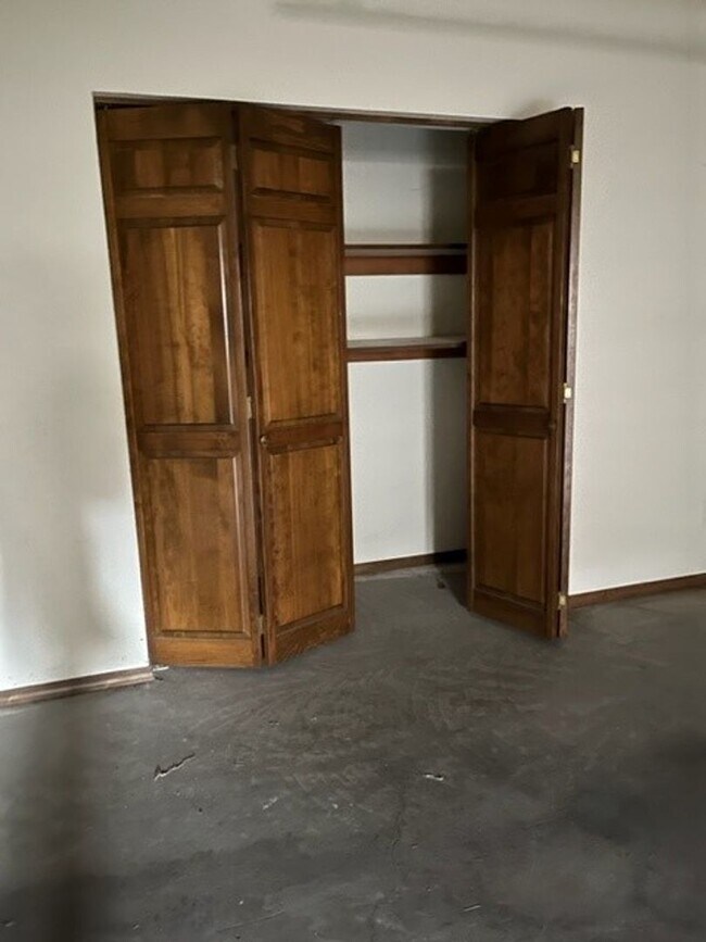 Building Photo - Large 3 Bed/2 Bath Home in the Mountain Hi...