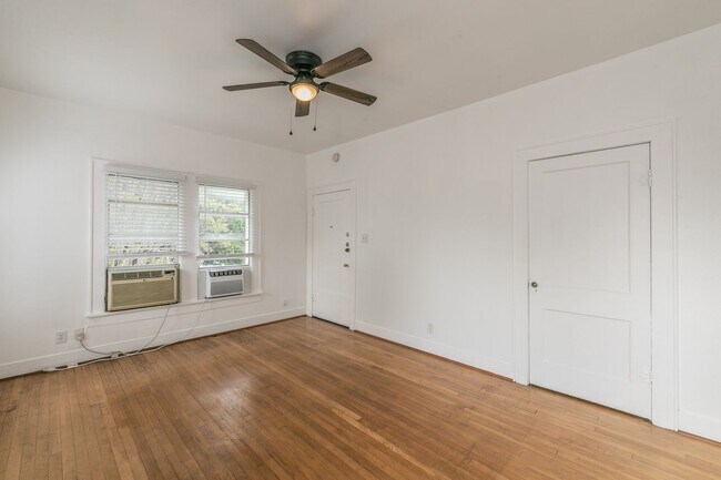 Building Photo - GREAT MONTICELLO 1 Bedroom, 1 Bathroom!!!