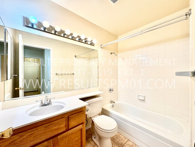 Building Photo - Charming 3-Bedroom Home in Prime Location
