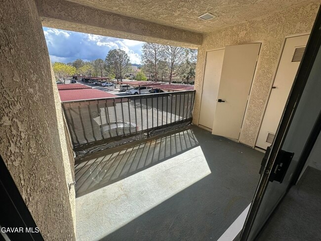 Building Photo - 2554 Olive Dr