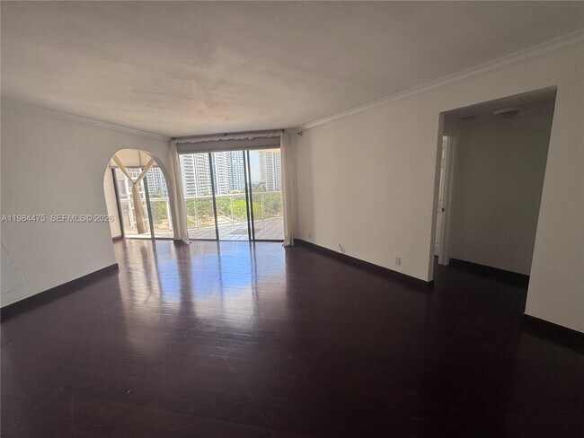 Building Photo - 3610 Yacht Club Dr