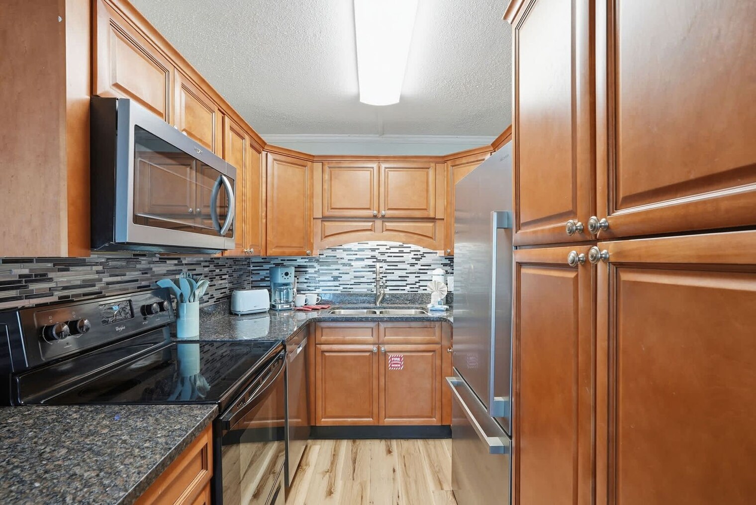 Building Photo - 8743 Thomas Dr