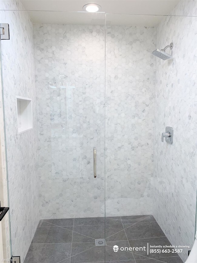 Building Photo - 3 br, 2 bath Condo - 2490 Golf Links Cir -