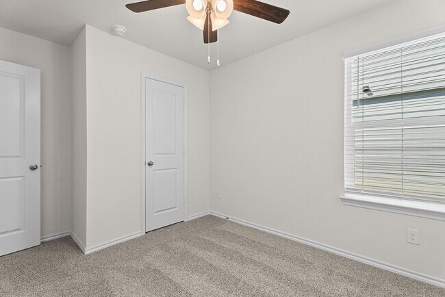 Building Photo - 6044 Freedom Dr
