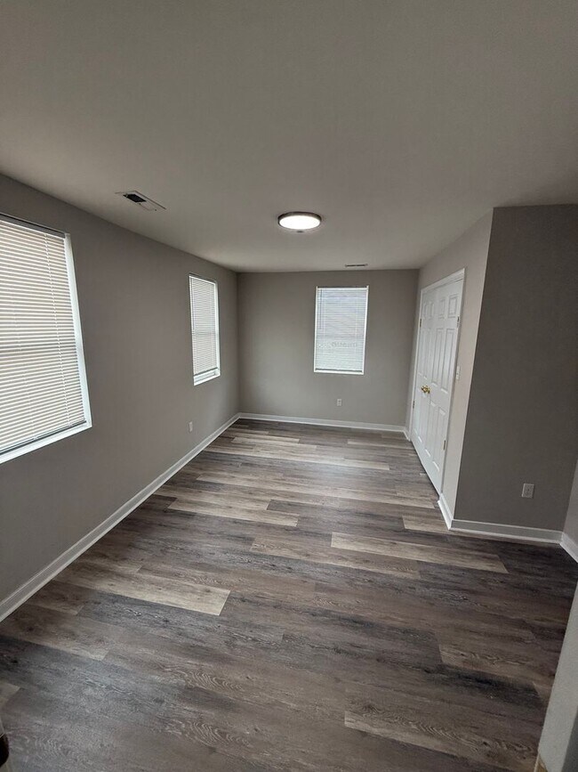 Building Photo - 3 Bedroom 1.5 bath home