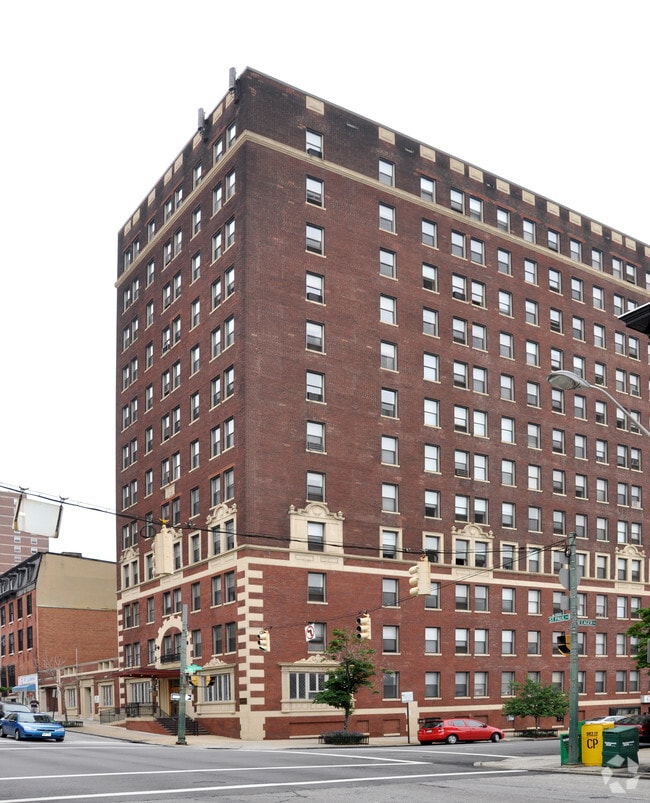 Primary Photo - 1001 Saint Paul