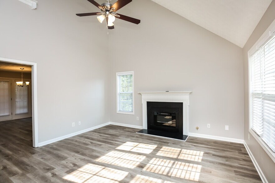Building Photo - 252 Hillcrest Ridge