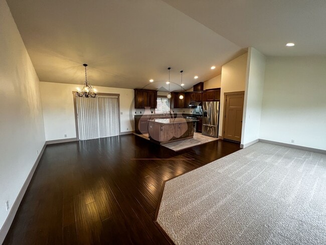 Building Photo - Beautiful South Salem Home