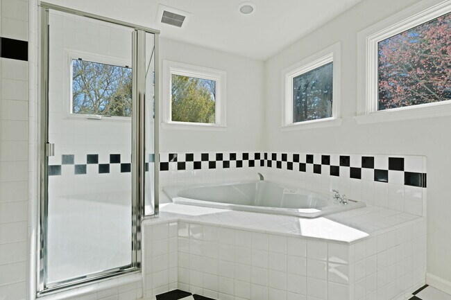 Building Photo - 8161 Ragle Pl