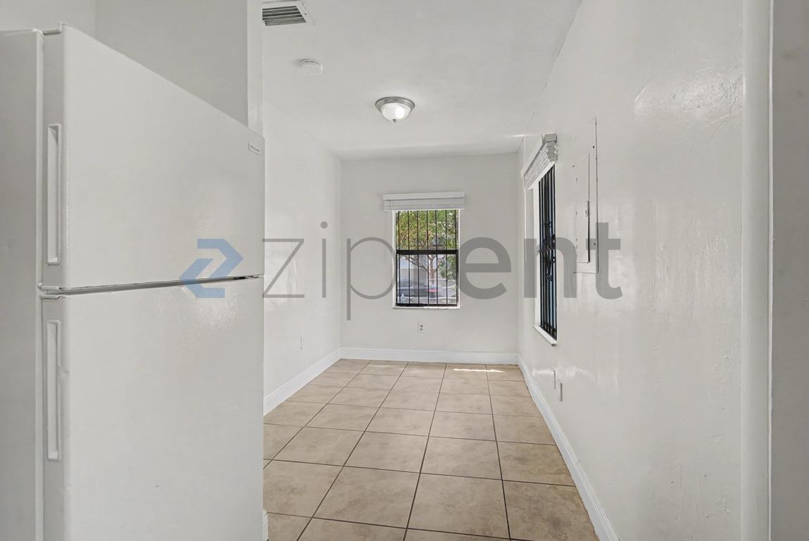 Building Photo - 943 NW 63rd St