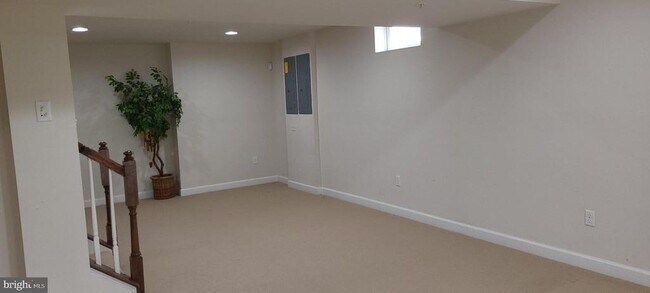 Building Photo - 4506 Nightingale Ct