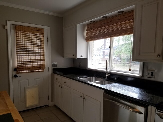 Building Photo - 406 Owens Dr