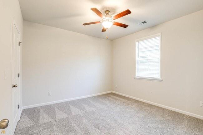 Building Photo - 360 Caledonia Ct