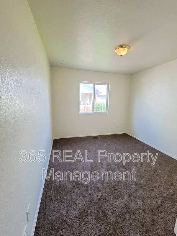 Building Photo - 3821 Tumbleweed Dr