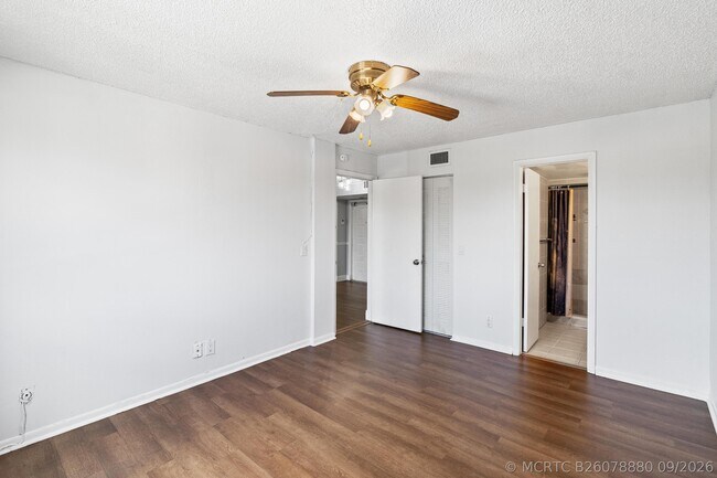 Building Photo - 3700 N Pine Island Rd