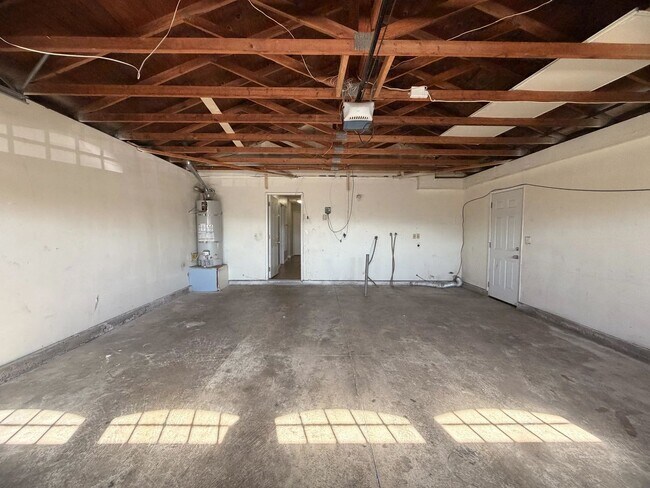 Building Photo - 15366 Black Shadow Dr